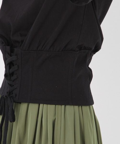 Andemiu(アンデミュウ)の「コルセットTシャツ(トップス・オフホワイト/ブラック)」の13枚目の写真