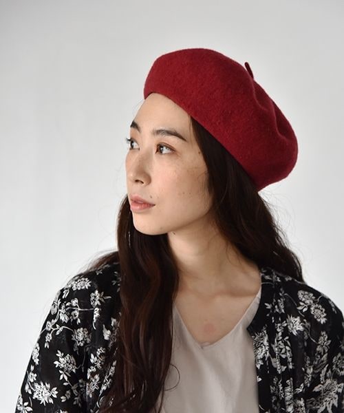 studio CLIP（スタディオクリップ）の「カラー厚地ベレー帽（帽子・グレー/ブラック/レッド/ベージュ/イエロー）」の3枚目の写真