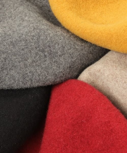 studio CLIP（スタディオクリップ）の「カラー厚地ベレー帽（帽子・グレー/ブラック/レッド/ベージュ/イエロー）」の19枚目の写真