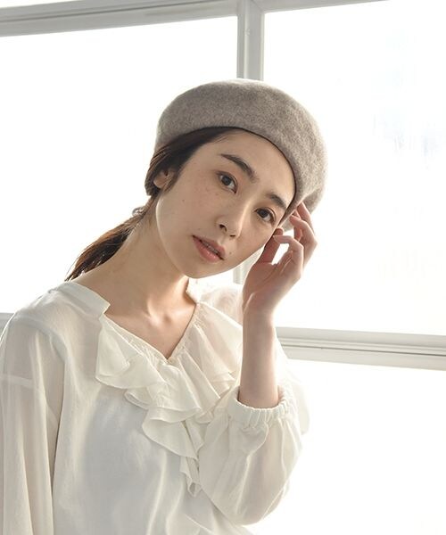 studio CLIP（スタディオクリップ）の「カラー厚地ベレー帽（帽子・グレー/ブラック/レッド/ベージュ/イエロー）」の7枚目の写真