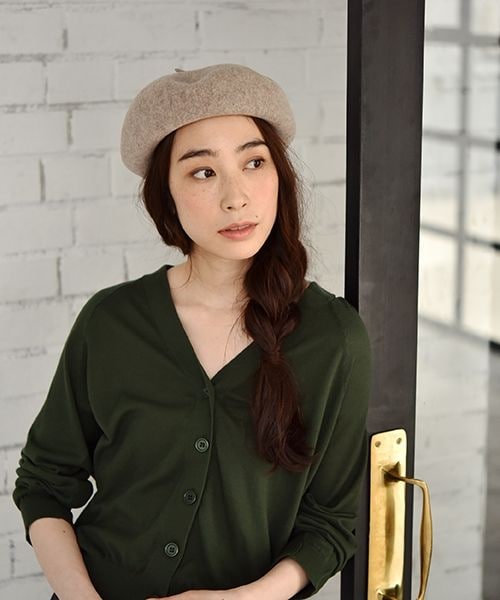 studio CLIP（スタディオクリップ）の「カラー厚地ベレー帽（帽子・グレー/ブラック/レッド/ベージュ/イエロー）」の9枚目の写真