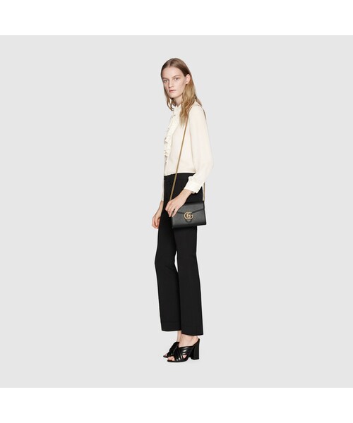 GUCCI(グッチ)の「GG Marmont leather mini chain bag(クラッチバッグ・レディース・black leather/red leather)」の3枚目の写真
