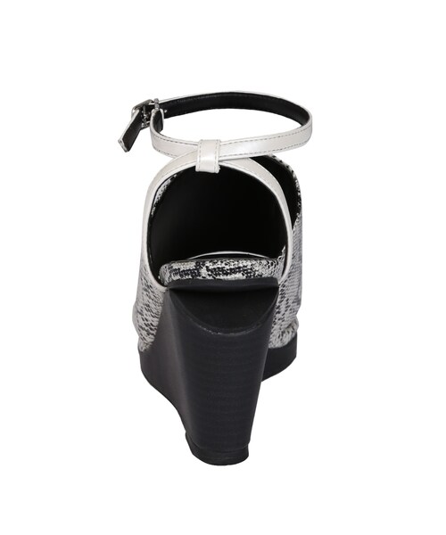 MURUA(ムルーア)の「デザインウェッジサンダル(シューズ・レディース・ブラック/ブラウン/ミックス)」の9枚目の写真