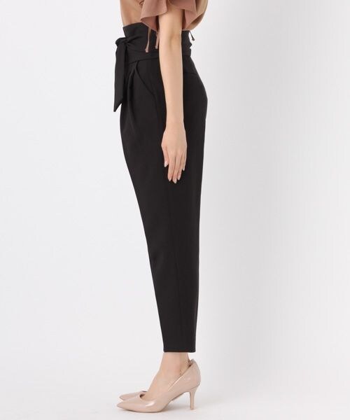 Andemiu（アンデミュウ）の「リボンベルトツキパンツ（パンツ・ブラック/キャメル）」の6枚目の写真