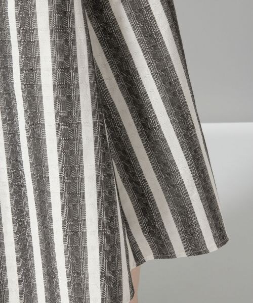 HARE（ハレ）の「ストライプノースリーブプルオーバー×ミモレスカート（ワンピース/ドレス・ブラック/ライトブルー）」の15枚目の写真