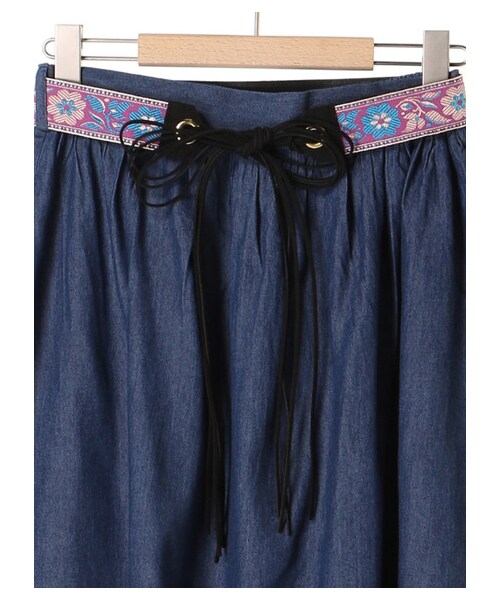 Green　Parks（グリーンパークス）の「【Special Price】sugar spoon ・チロリアンベルト付デニムスカート（スカート・サックスブルー/ネイビー・F）」の4枚目の写真