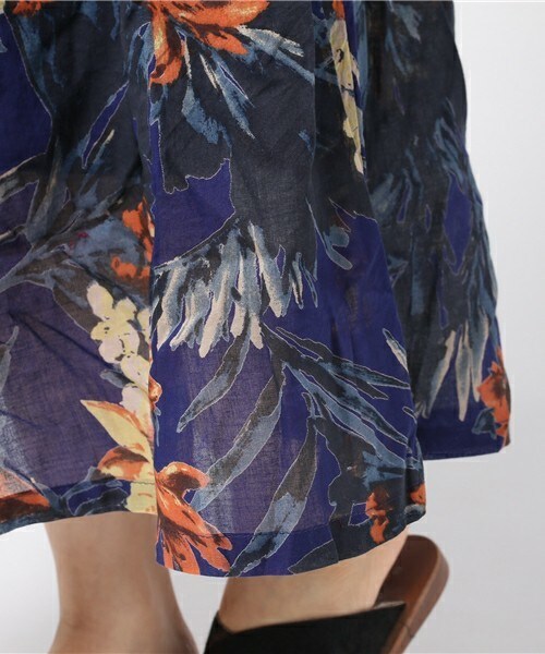 archives（アルシーヴ）の「コットンボイルプリントスカート（スカート・レディース・オフホワイト/ネイビー/ワイン・MEDIUM）」の9枚目の写真