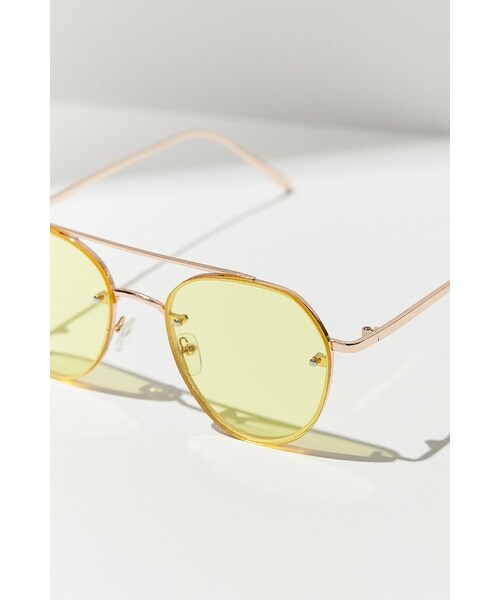 URBAN OUTFITTERS（アーバンアウトフィッターズ）の「Urban Outfitters Fiona Translucent Aviator Sunglasses（サングラス・レディース・Red/Yellow・ONE SIZE）」の10枚目の写真