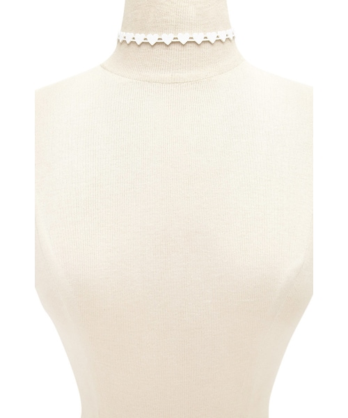 FOREVER 21（フォーエバー トゥエンティーワン）の「FOREVER 21+ Faux Leather Heart Choker（ネックレス・レディース・White・ONE SIZE）」の4枚目の写真