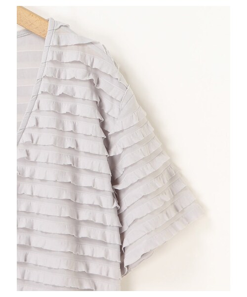 ehka sopo（エヘカソポ）の「フリルVカーディガン（トップス・グレー/ブラック/キャメル・M）」の4枚目の写真