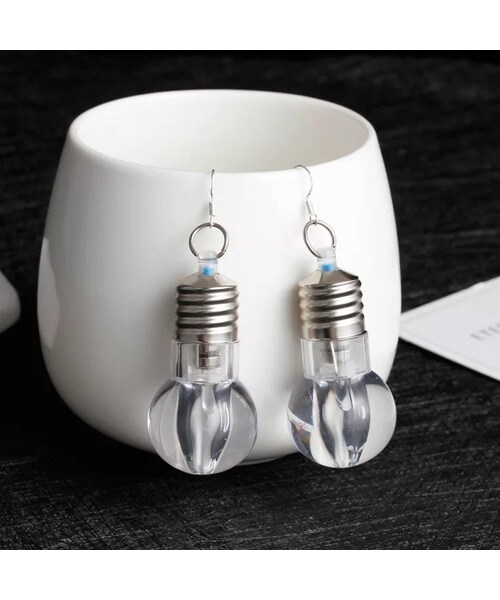 no brand（ノーブランド）の「光るピアス（ピアス（両耳用