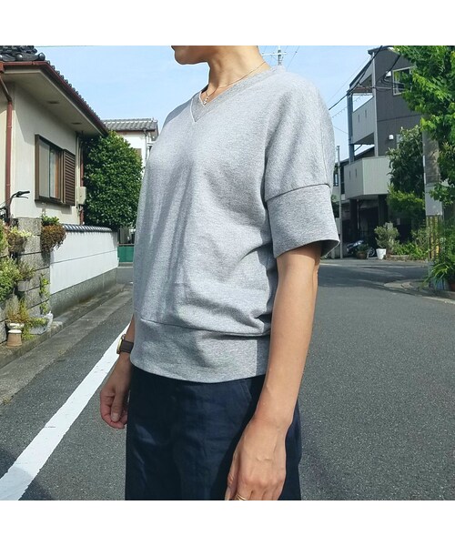 Handmade(ハンドメイド)の「Vネックプルオーバー(Tシャツ/カットソー・レディース・その他)」の3枚目の写真