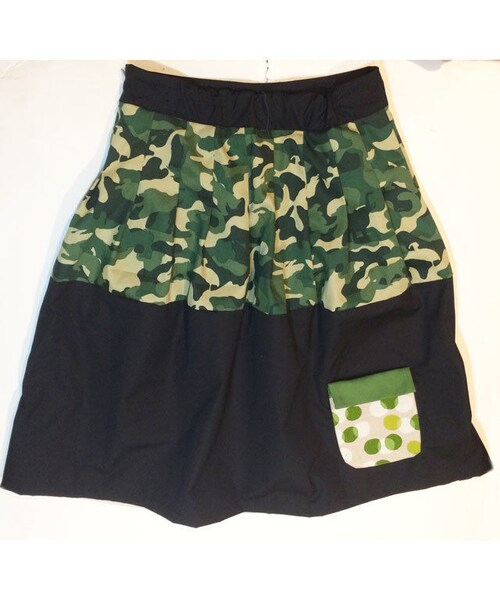 NIRAME.CO(ニラメッコ)の「お手伝いスカート ~迷彩×緑ドット~(スカート・レディース・その他)」の4枚目の写真