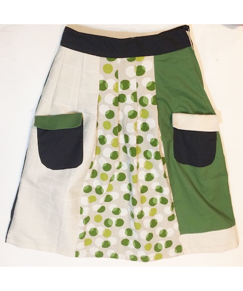 NIRAME.CO(ニラメッコ)の「お手伝いスカート ~迷彩×緑ドット~(スカート・レディース・その他)」の3枚目の写真