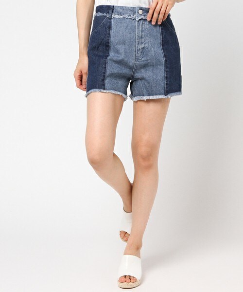 archives（アルシーヴ）の「2トーンフリンジデニムショートパンツ（その他パンツ・レディース・ブルー/ロイヤルブルー・SMALL/MEDIUM）」の2枚目の写真