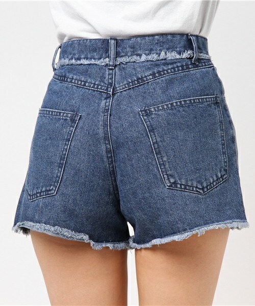 archives（アルシーヴ）の「2トーンフリンジデニムショートパンツ（その他パンツ・レディース・ブルー/ロイヤルブルー・SMALL/MEDIUM）」の7枚目の写真