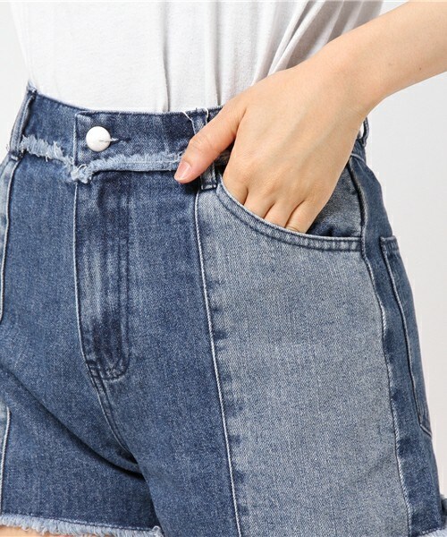 archives（アルシーヴ）の「2トーンフリンジデニムショートパンツ（その他パンツ・レディース・ブルー/ロイヤルブルー・SMALL/MEDIUM）」の8枚目の写真