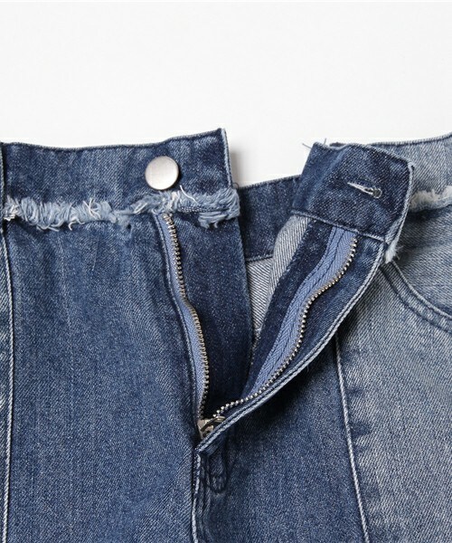 archives（アルシーヴ）の「2トーンフリンジデニムショートパンツ（その他パンツ・レディース・ブルー/ロイヤルブルー・SMALL/MEDIUM）」の11枚目の写真