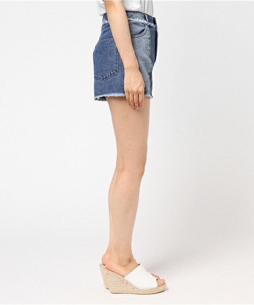 archives（アルシーヴ）の「2トーンフリンジデニムショートパンツ（その他パンツ・レディース・ブルー/ロイヤルブルー・SMALL/MEDIUM）」の4枚目の写真