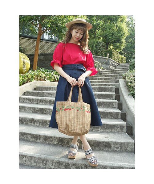 F i.n.t（フィント）の「ストロベリーバスケットプリントトート/F i.n.t（トートバッグ・レディース・その他）」の4枚目の写真