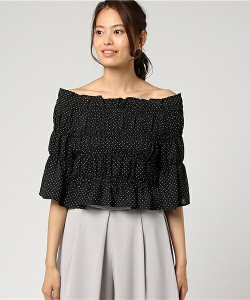 archives（アルシーヴ）の「シャーリングオフショルブラウス（シャツ/ブラウス・レディース・オフホワイト/ブラック・MEDIUM）」の3枚目の写真