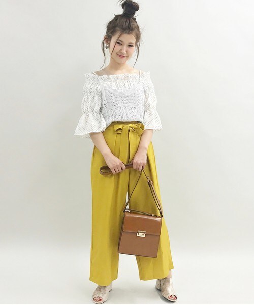 archives（アルシーヴ）の「シャーリングオフショルブラウス（シャツ/ブラウス・レディース・オフホワイト/ブラック・MEDIUM）」の13枚目の写真