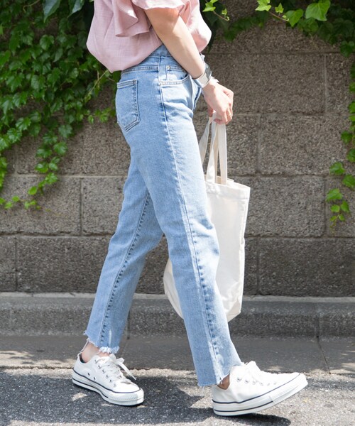 LAULEN（ローレン）の「SLIM STRAIGHT DENlM（デニムパンツ・レディース・ブルー/ライトブルー・フリー）」の2枚目の写真