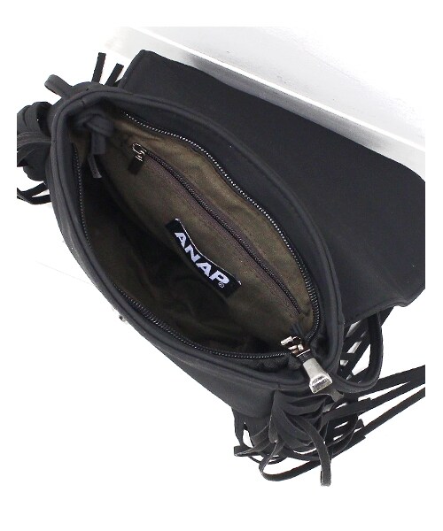 ANAP(アナップ)の「フェイクスエードフリンジミニBAG(バッグ・レディース・キャメル/ブラック・one size)」の11枚目の写真