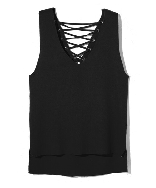 GRL(グレイル)の「バックレースアップVネックニットタンクトップ(ニット/セーター・レディース・レッド/ブラック・M)」の2枚目の写真