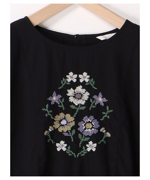 ehka sopo（エヘカソポ）の「花刺繍ワンピース（ワンピース/ドレス・オフホワイト/ブラック/ミント・M）」の3枚目の写真