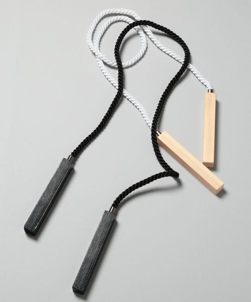 HARE(ハレ)の「ウッドモチーフネックレス(アクセサリー・オフホワイト/ブラック)」の2枚目の写真