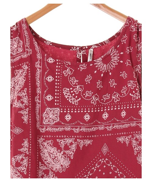 Green　Parks（グリーンパークス）の「wordtrobe ・バンダナプリントワンピース（ワンピース/ドレス・レッド・F）」の3枚目の写真