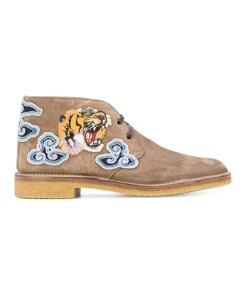GUCCI(グッチ)の「Gucci - タイガー刺繍 デザートブーツ - men GUCCI(グッチ)の「Gucci - タイガー刺繍 デザートブーツ - men