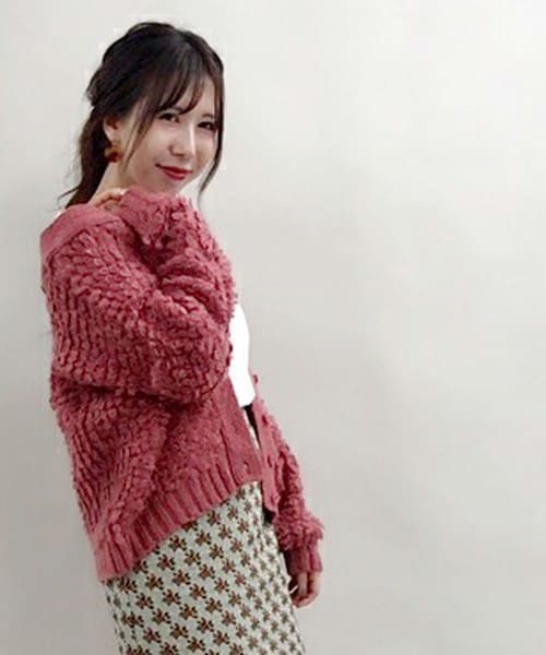 archives（アルシーヴ）の「後ろ重ねＶループ編みニットカーデ（カーディガン/ボレロ・レディース・ブラック/シルバーグレー/ベージュ/ラベンダー/ピンク系その他・MEDIUM）」の10枚目の写真