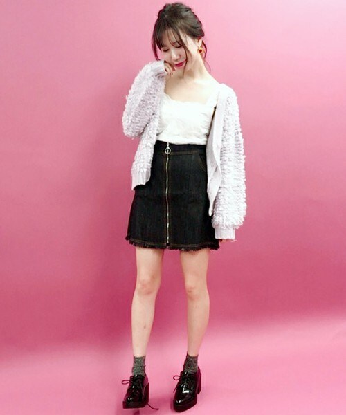 archives（アルシーヴ）の「後ろ重ねＶループ編みニットカーデ（カーディガン/ボレロ・レディース・ブラック/シルバーグレー/ベージュ/ラベンダー/ピンク系その他・MEDIUM）」の17枚目の写真