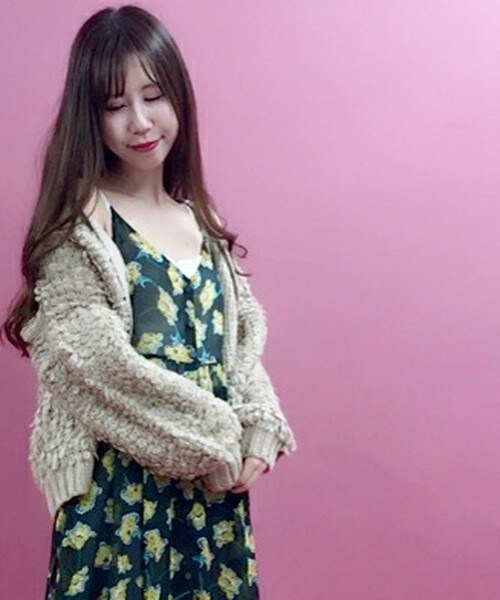 archives（アルシーヴ）の「後ろ重ねＶループ編みニットカーデ（カーディガン/ボレロ・レディース・ブラック/シルバーグレー/ベージュ/ラベンダー/ピンク系その他・MEDIUM）」の12枚目の写真