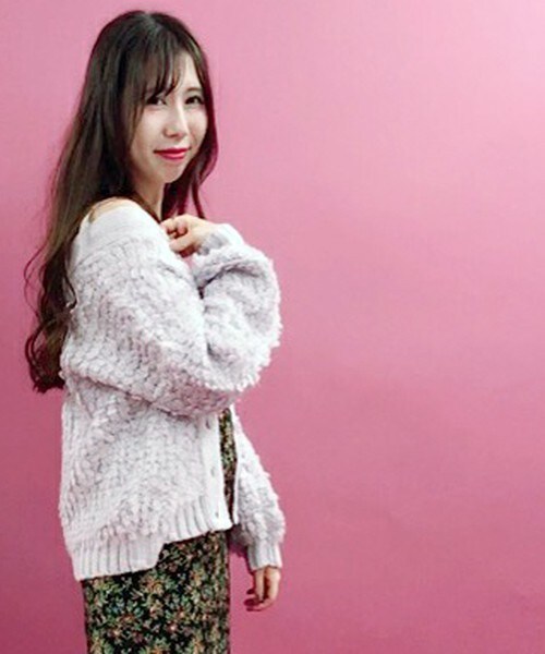 archives（アルシーヴ）の「後ろ重ねＶループ編みニットカーデ（カーディガン/ボレロ・レディース・ブラック/シルバーグレー/ベージュ/ラベンダー/ピンク系その他・MEDIUM）」の16枚目の写真