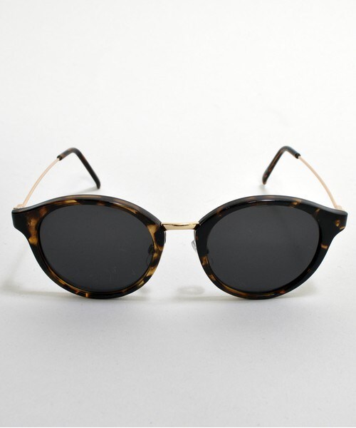 archives（アルシーヴ）の「ファッショングラスデミフレーム（サングラス・レディース・アイボリー/ブラック系その他・MEDIUM）」の3枚目の写真