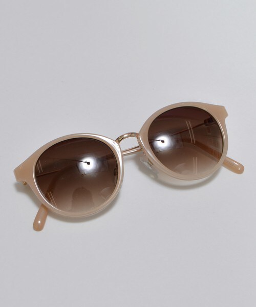 archives（アルシーヴ）の「ファッショングラスデミフレーム（サングラス・レディース・アイボリー/ブラック系その他・MEDIUM）」の9枚目の写真