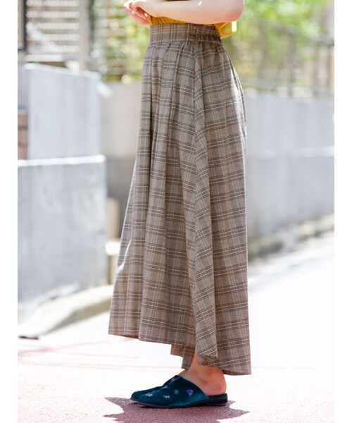 w closet（ダブルクローゼット）の「【A/W】チェック柄イレヘムロングスカート（スカート・レディース・ブラウン/ブラック・FREE）」の6枚目の写真