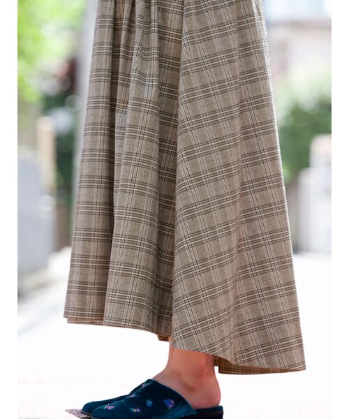 w closet（ダブルクローゼット）の「【A/W】チェック柄イレヘムロングスカート（スカート・レディース・ブラウン/ブラック・FREE）」の11枚目の写真