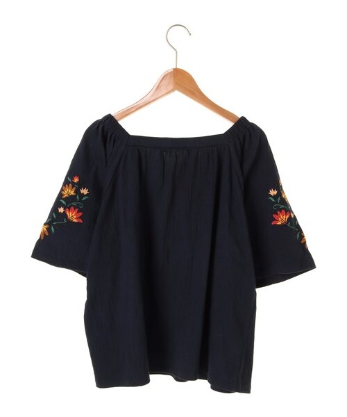 Green　Parks（グリーンパークス）の「【WEB先行予約】袖刺繍フレアカットプルオーバー（トップス・オフホワイト/杢グレー/ブラック/ボルドー/キャメル/ネイビー・F）」の4枚目の写真