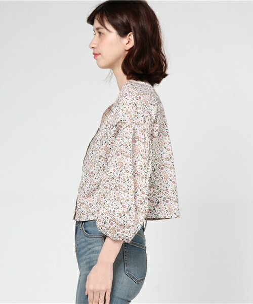 archives（アルシーヴ）の「8分袖バルーンスリーブブラウス（シャツ/ブラウス・レディース・オフホワイト/ネイビー/キャメル・MEDIUM）」の5枚目の写真