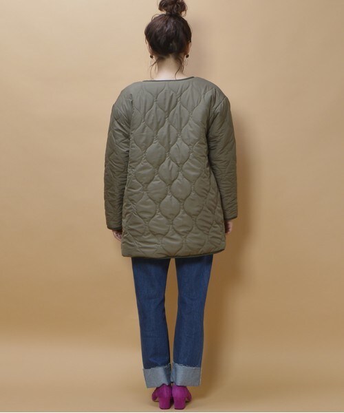 archives（アルシーヴ）の「中綿キルトボアリバーシブルコート（ミリタリージャケット・レディース・ブラック/カーキ・MEDIUM）」の4枚目の写真