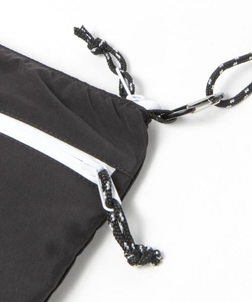 GLOBAL WORK（グローバルワーク）の「ナイロン2WAYサコッシュ（バッグ・ホワイト/ブラック/オレンジ/イエロー/ネイビー）」の9枚目の写真