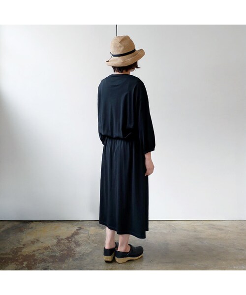 UNIVERSAL TISSU（ユニヴァーサルティシュ）の「UNIVERSAL TISSU ユニヴァーサルティシュ ソフト天竺ウエストギャザーワンピース（ワンピース・レディース・その他）」の11枚目の写真