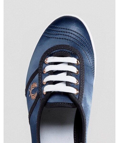 FRED PERRY（フレッドペリー）の「Fred Perry Aubrey Satin Sneaker（スニーカー・レディース・Blue・US 9/US 5.5/US 10/US 6/US 7/US 8）」の4枚目の写真