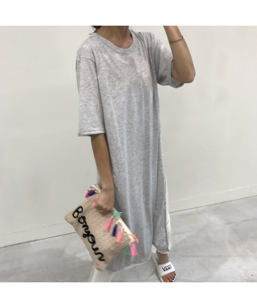 copine（コピン）の「スリット入りシンプルTシャツワンピース/ロングTシャツ（3color）【クリックポスト対象商品】（Tシャツ/カットソー・レディース・その他）」の9枚目の写真