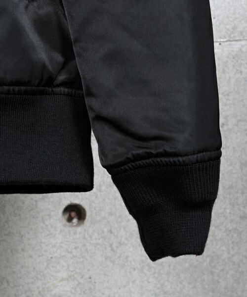 UNION STATION（ユニオンステーション）の「MA-1　mediumブルゾン（フライトジャケット）（MA-1・メンズ・ブラック/カーキ/ネイビー・S/M/L/LL/SS）」の7枚目の写真