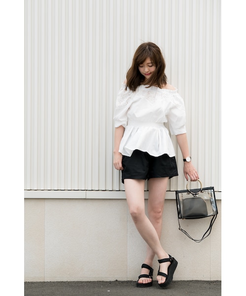 CHEER CLOSET（チアクローゼット）の「【プチプラのあや】2WAYリング付きクリアショルダーバッグ(ポーチ付)（ハンドバッグ・レディース・ホワイト/ブラック/ベージュ・F）」の2枚目の写真